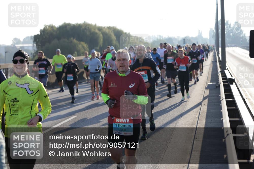 03.10.2025 - Köhlbrandbrückenlauf Jannik Wohlers http://msf.ph/oto/9057121 03.10.2025 09:21:10 Position 3 3612, 2800 meine-sportfotos.de