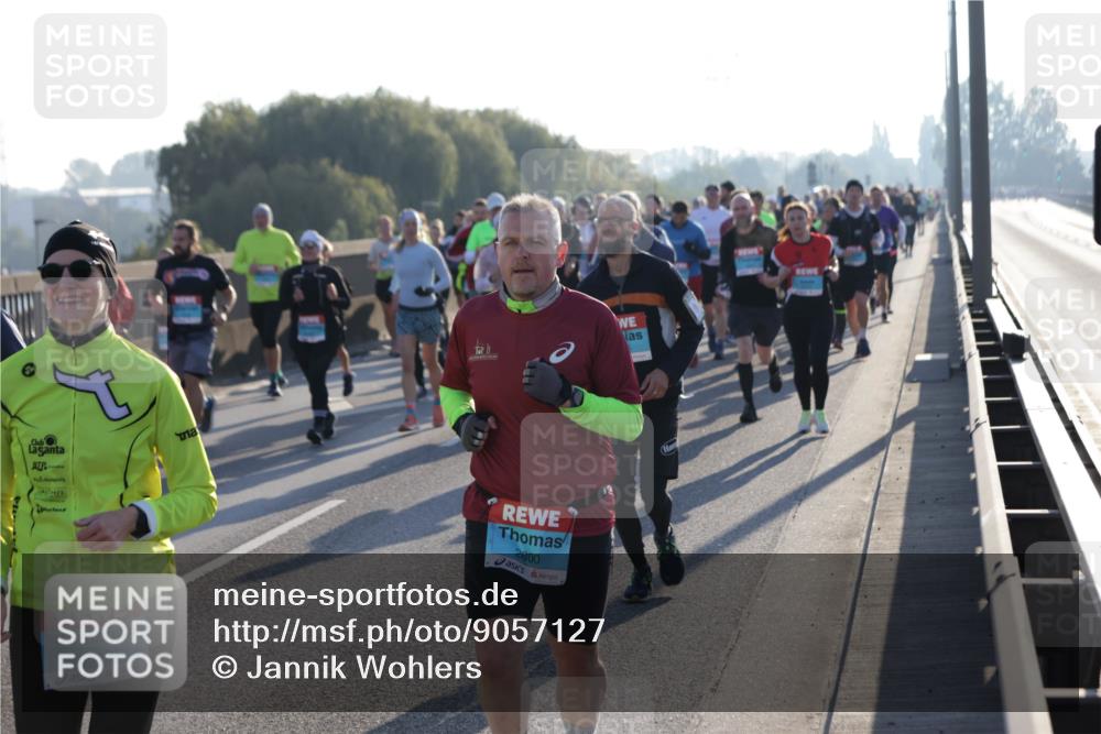 03.10.2025 - Köhlbrandbrückenlauf Jannik Wohlers http://msf.ph/oto/9057127 03.10.2025 09:21:10 Position 3 3612, 2800 meine-sportfotos.de