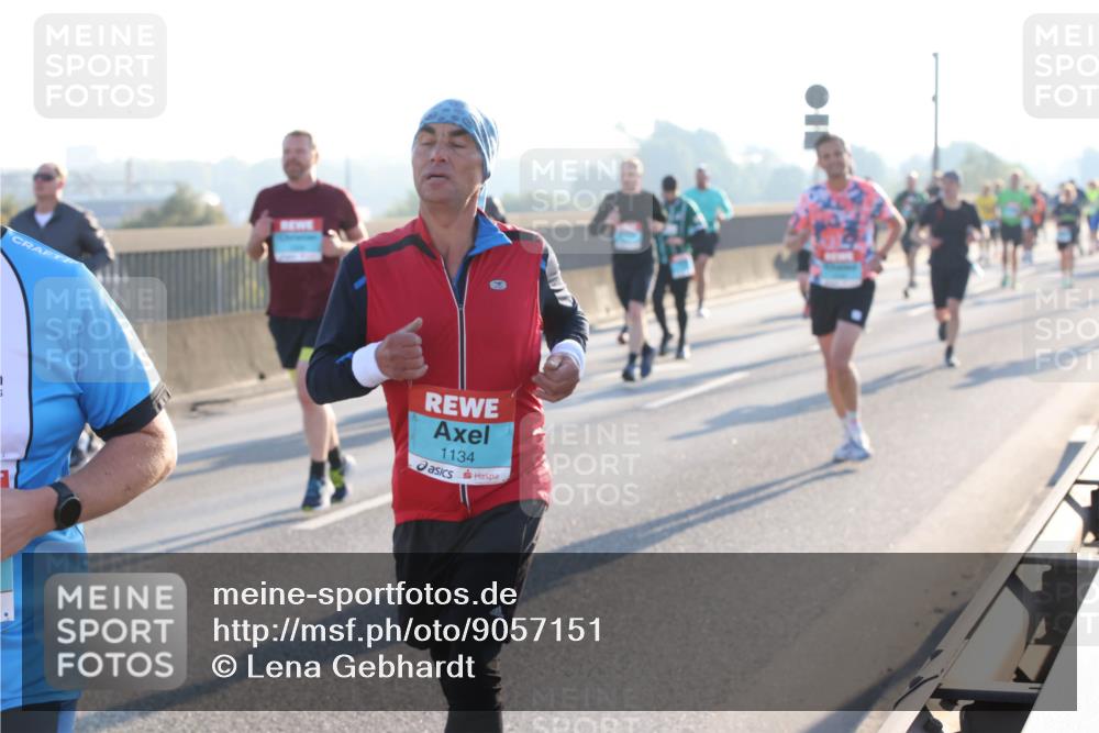 03.10.2025 - Köhlbrandbrückenlauf Lena Gebhardt http://msf.ph/oto/9057151 03.10.2025 09:17:52 Position 1 1134 meine-sportfotos.de