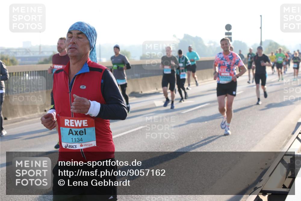 03.10.2025 - Köhlbrandbrückenlauf Lena Gebhardt http://msf.ph/oto/9057162 03.10.2025 09:17:52 Position 1 1134 meine-sportfotos.de