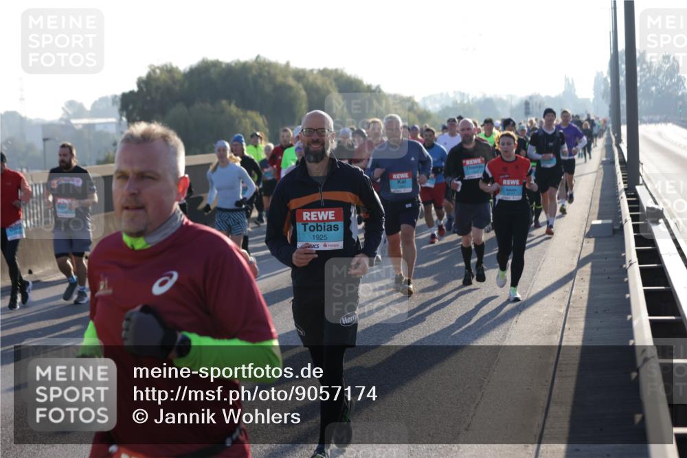 03.10.2025 - Köhlbrandbrückenlauf Jannik Wohlers http://msf.ph/oto/9057174 03.10.2025 09:21:11 Position 3 1925 meine-sportfotos.de