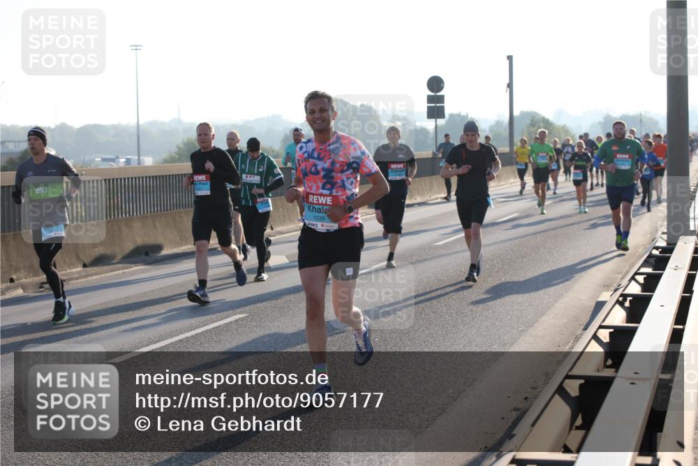 03.10.2025 - Köhlbrandbrückenlauf Lena Gebhardt http://msf.ph/oto/9057177 03.10.2025 09:17:53 Position 1 1039 meine-sportfotos.de