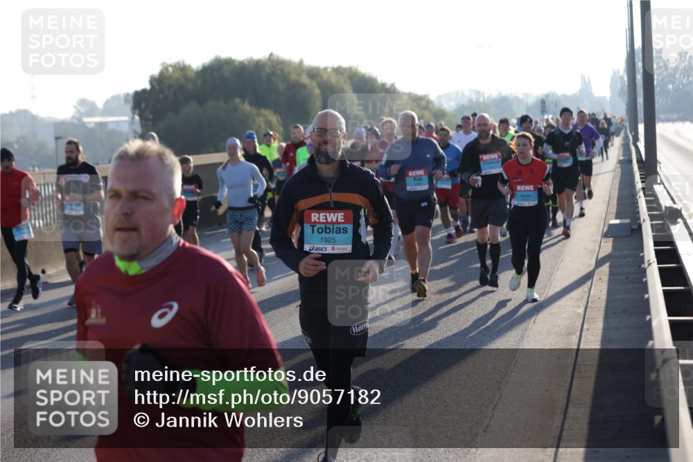 03.10.2025 - Köhlbrandbrückenlauf Jannik Wohlers http://msf.ph/oto/9057182 03.10.2025 09:21:11 Position 3 1925 meine-sportfotos.de