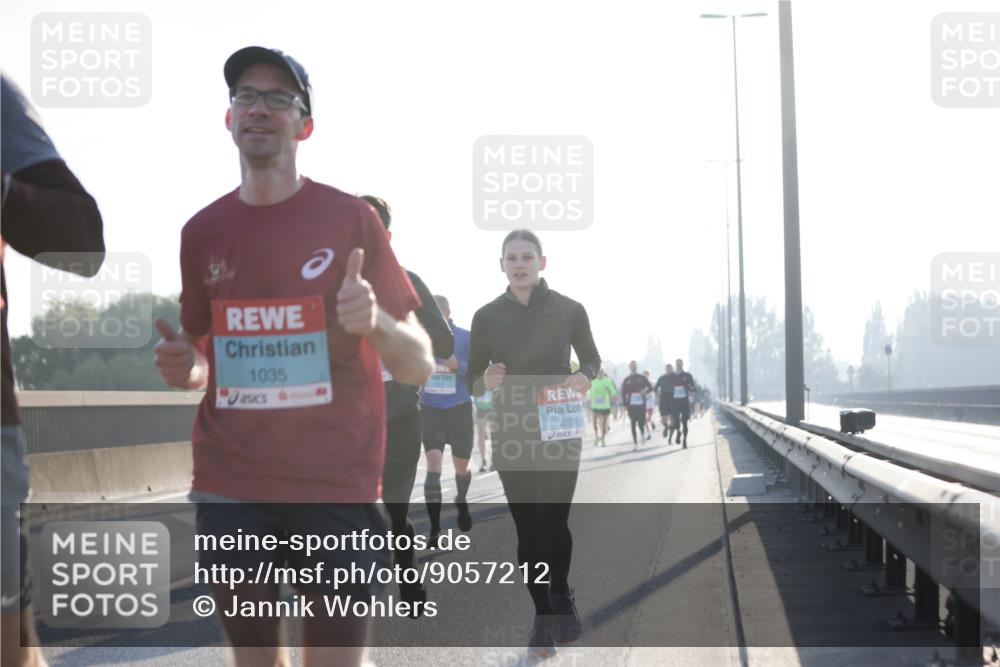 03.10.2025 - Köhlbrandbrückenlauf Jannik Wohlers http://msf.ph/oto/9057212 03.10.2025 09:13:31 Position 3 1035, 2708 meine-sportfotos.de