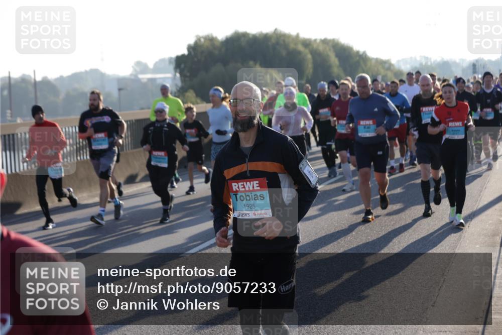 03.10.2025 - Köhlbrandbrückenlauf Jannik Wohlers http://msf.ph/oto/9057233 03.10.2025 09:21:11 Position 3 1925 meine-sportfotos.de