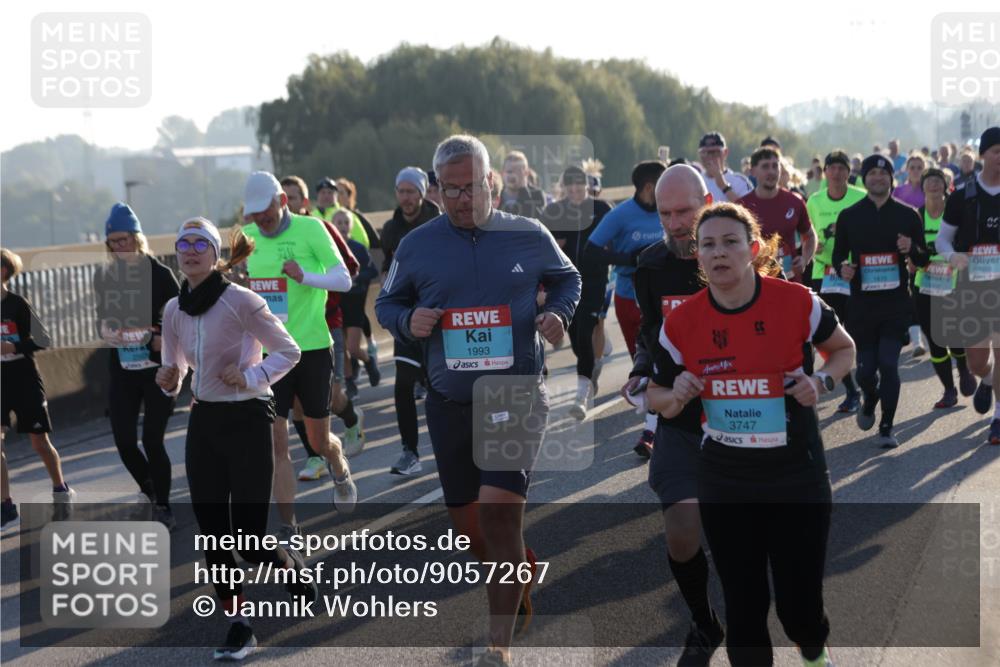 03.10.2025 - Köhlbrandbrückenlauf Jannik Wohlers http://msf.ph/oto/9057267 03.10.2025 09:21:13 Position 3 1993, 3747, 1810 meine-sportfotos.de