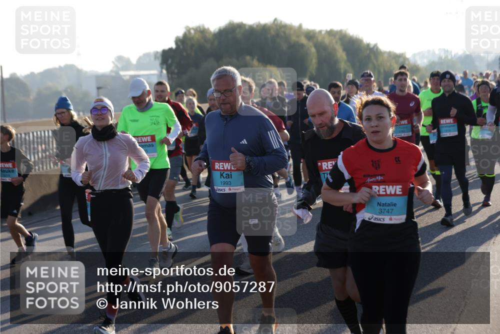 03.10.2025 - Köhlbrandbrückenlauf Jannik Wohlers http://msf.ph/oto/9057287 03.10.2025 09:21:13 Position 3 1993, 3747, 1810 meine-sportfotos.de