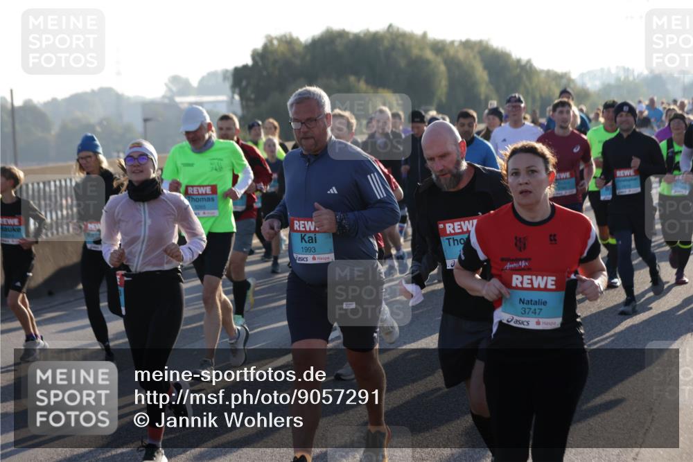 03.10.2025 - Köhlbrandbrückenlauf Jannik Wohlers http://msf.ph/oto/9057291 03.10.2025 09:21:13 Position 3 3265, 1993, 3747 meine-sportfotos.de