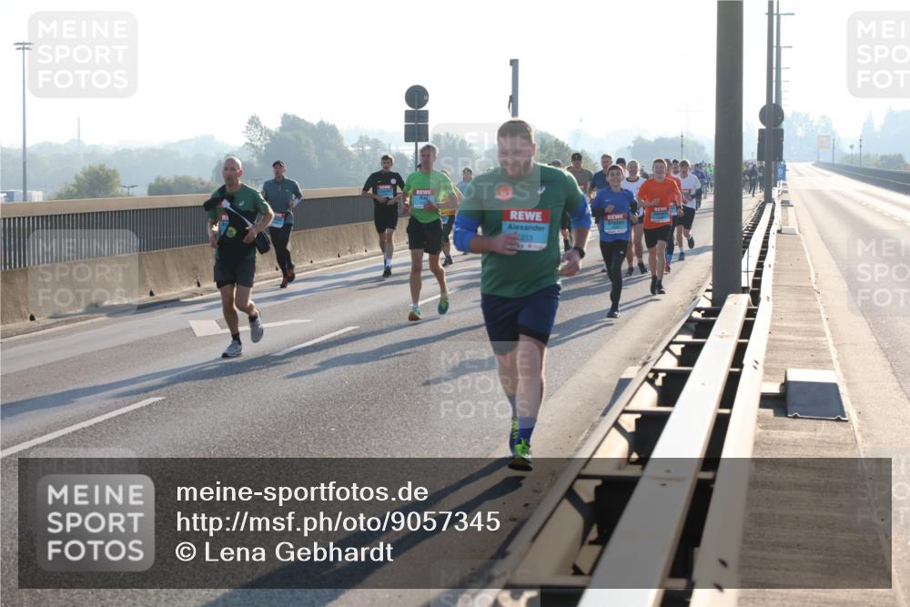 03.10.2025 - Köhlbrandbrückenlauf Lena Gebhardt http://msf.ph/oto/9057345 03.10.2025 09:17:57 Position 1 213 meine-sportfotos.de