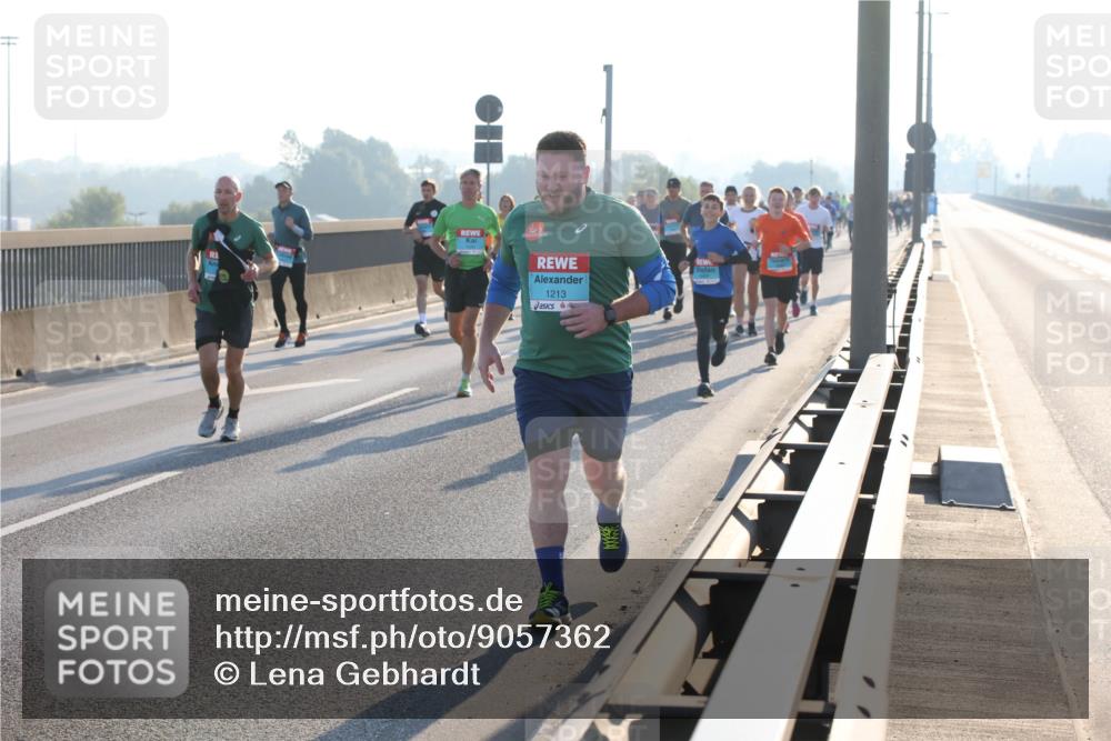 03.10.2025 - Köhlbrandbrückenlauf Lena Gebhardt http://msf.ph/oto/9057362 03.10.2025 09:17:57 Position 1 1213 meine-sportfotos.de