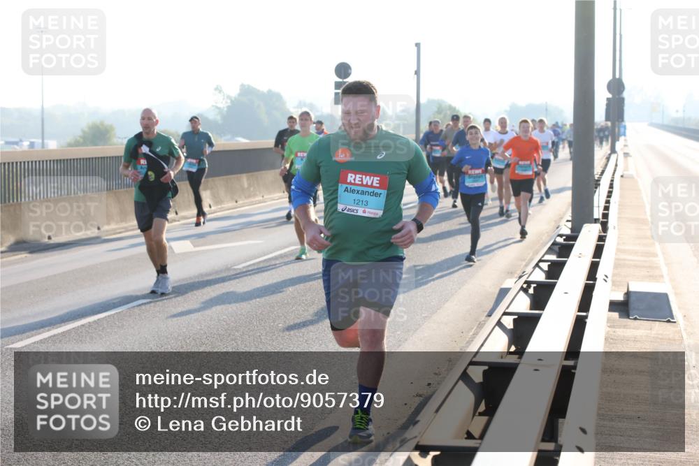 03.10.2025 - Köhlbrandbrückenlauf Lena Gebhardt http://msf.ph/oto/9057379 03.10.2025 09:17:57 Position 1 1213 meine-sportfotos.de