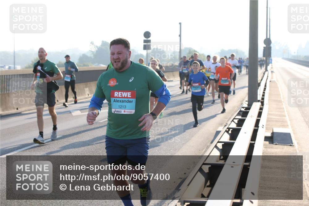 03.10.2025 - Köhlbrandbrückenlauf Lena Gebhardt http://msf.ph/oto/9057400 03.10.2025 09:17:58 Position 1 1213 meine-sportfotos.de