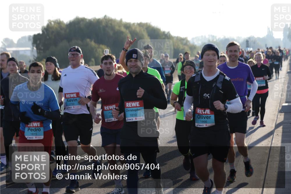 03.10.2025 - Köhlbrandbrückenlauf Jannik Wohlers http://msf.ph/oto/9057404 03.10.2025 09:21:16 Position 3 1815, 2750, 376, 1810, 1866 meine-sportfotos.de