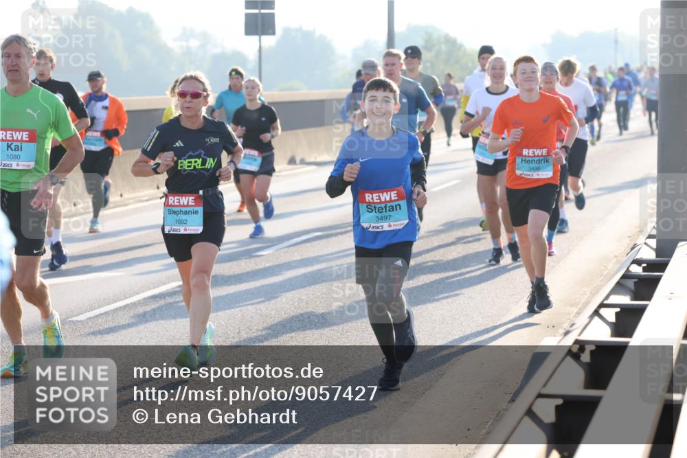 03.10.2025 - Köhlbrandbrückenlauf Lena Gebhardt http://msf.ph/oto/9057427 03.10.2025 09:17:59 Position 1 1080, 1092, 3497, 3496 meine-sportfotos.de