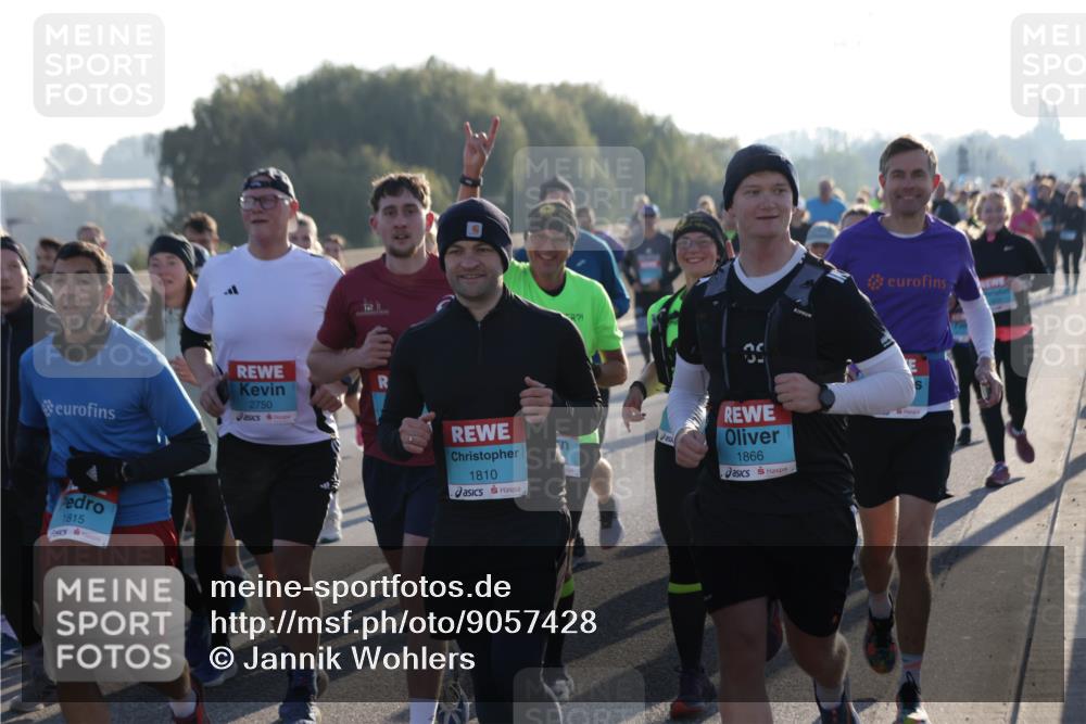03.10.2025 - Köhlbrandbrückenlauf Jannik Wohlers http://msf.ph/oto/9057428 03.10.2025 09:21:16 Position 3 2750, 1815, 17, 1810, 1866 meine-sportfotos.de