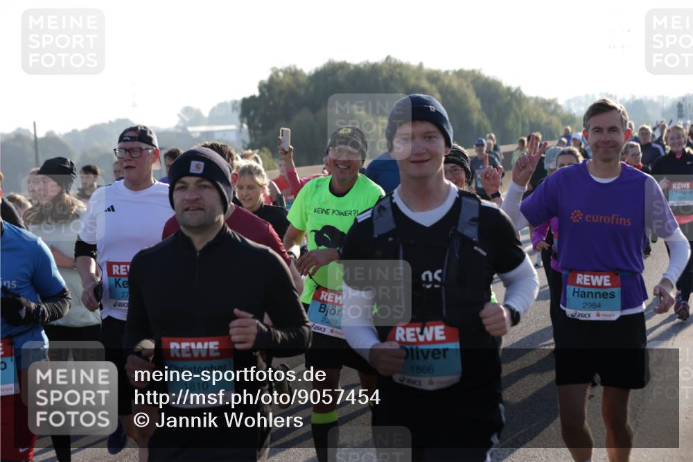 03.10.2025 - Köhlbrandbrückenlauf Jannik Wohlers http://msf.ph/oto/9057454 03.10.2025 09:21:17 Position 3 27, 1810, 2089, 1866, 2984, 1917 meine-sportfotos.de