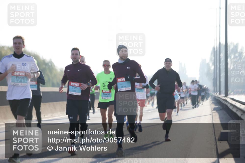 03.10.2025 - Köhlbrandbrückenlauf Jannik Wohlers http://msf.ph/oto/9057462 03.10.2025 09:13:37 Position 3 3155, 3834, 2302 meine-sportfotos.de