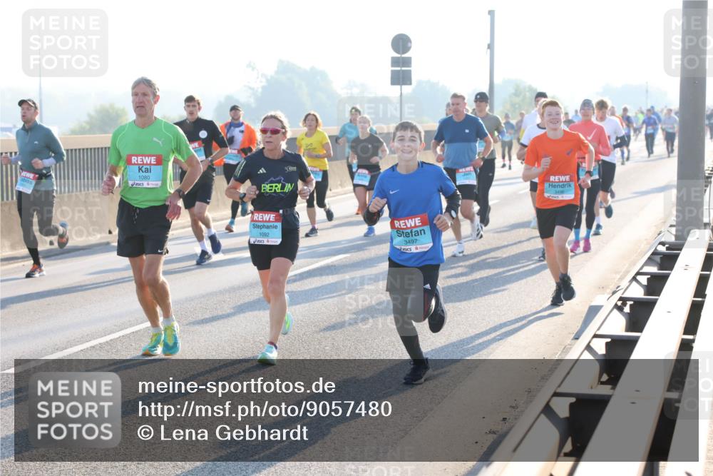 03.10.2025 - Köhlbrandbrückenlauf Lena Gebhardt http://msf.ph/oto/9057480 03.10.2025 09:17:59 Position 1 1080, 1092, 3497 meine-sportfotos.de