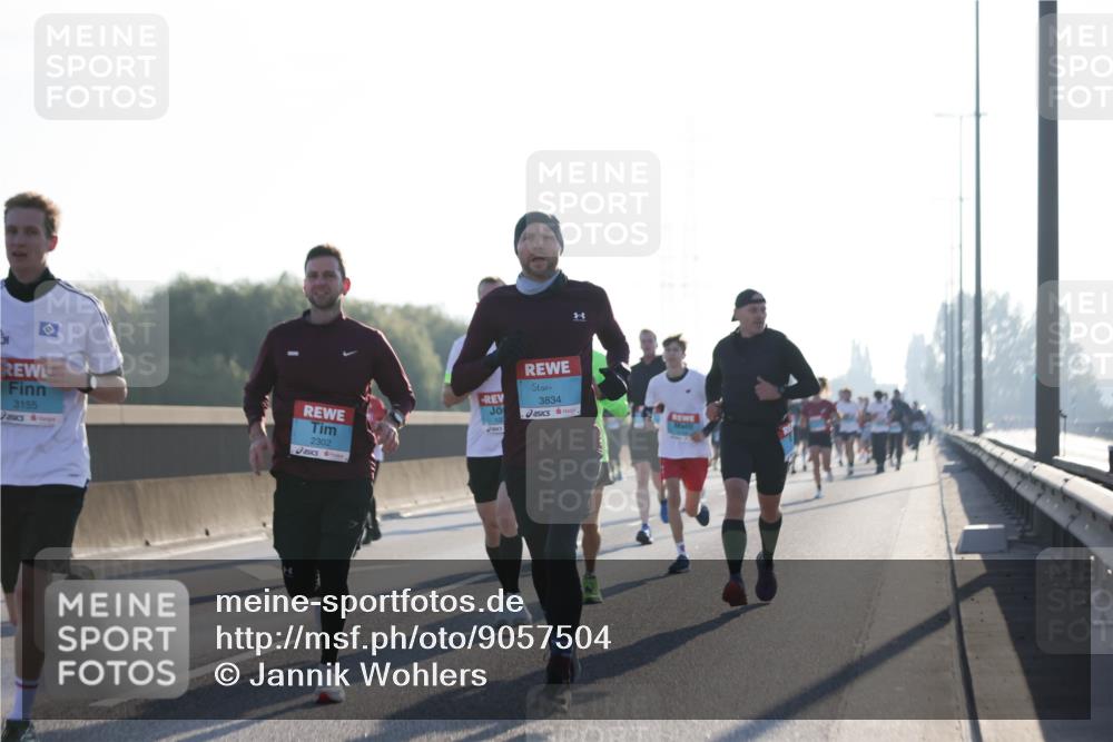 03.10.2025 - Köhlbrandbrückenlauf Jannik Wohlers http://msf.ph/oto/9057504 03.10.2025 09:13:39 Position 3 3155, 2302, 3834 meine-sportfotos.de