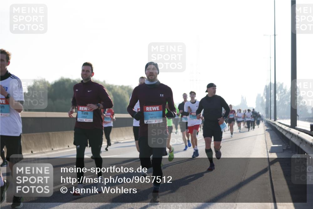 03.10.2025 - Köhlbrandbrückenlauf Jannik Wohlers http://msf.ph/oto/9057512 03.10.2025 09:13:39 Position 3 55, 2302, 3834 meine-sportfotos.de