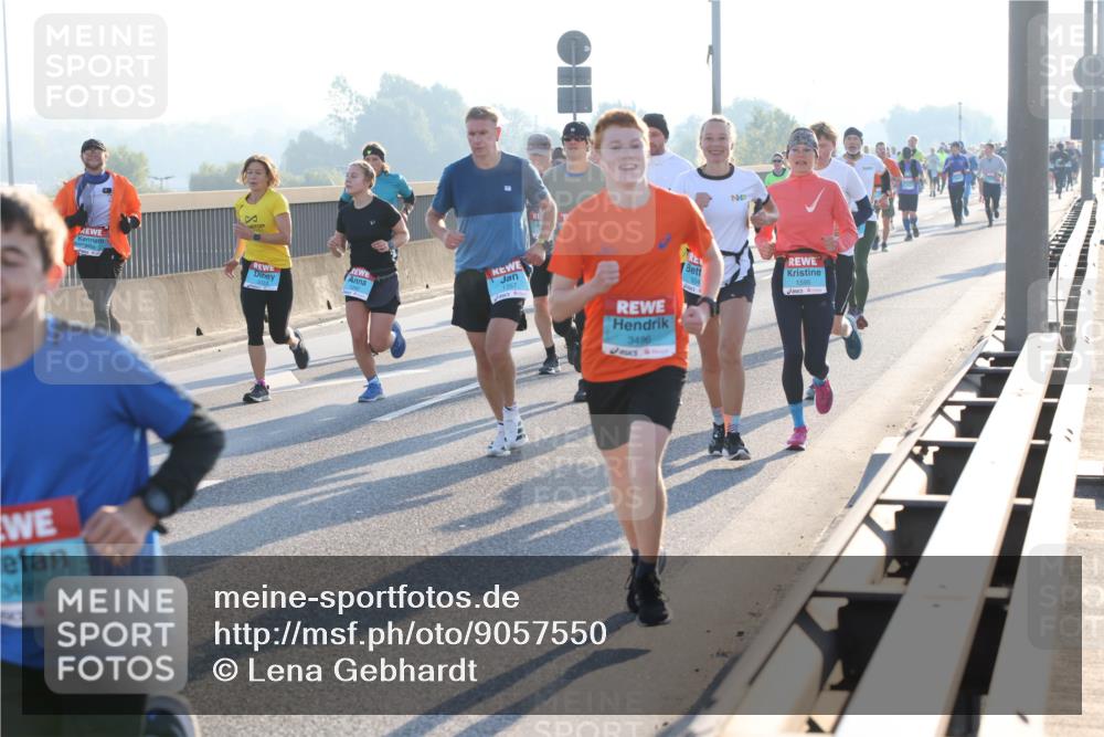 03.10.2025 - Köhlbrandbrückenlauf Lena Gebhardt http://msf.ph/oto/9057550 03.10.2025 09:18:01 Position 1 3497, 1357, 3496, 334, 1595 meine-sportfotos.de