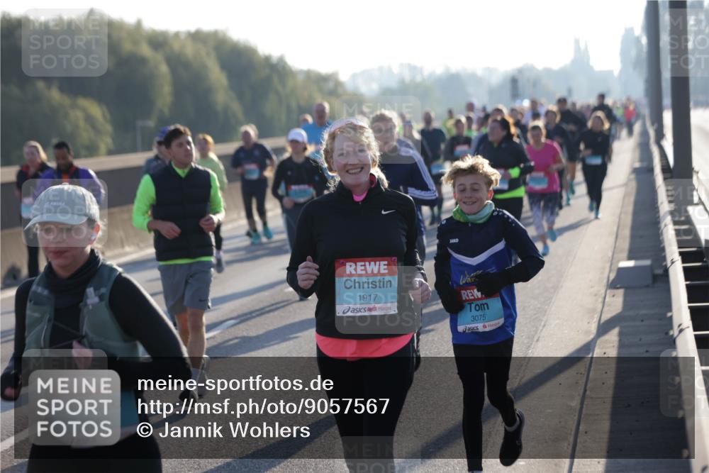 03.10.2025 - Köhlbrandbrückenlauf Jannik Wohlers http://msf.ph/oto/9057567 03.10.2025 09:21:19 Position 3 2068, 1917, 3075 meine-sportfotos.de
