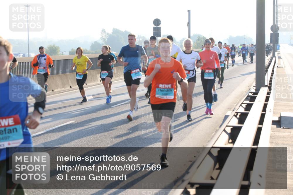 03.10.2025 - Köhlbrandbrückenlauf Lena Gebhardt http://msf.ph/oto/9057569 03.10.2025 09:18:01 Position 1 5497, 3496 meine-sportfotos.de