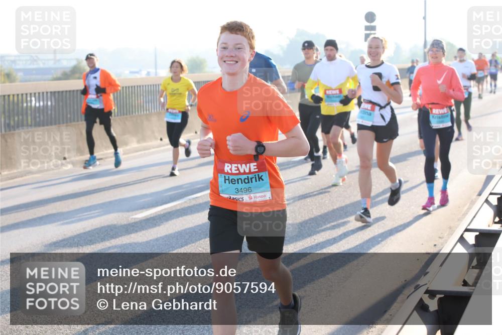 03.10.2025 - Köhlbrandbrückenlauf Lena Gebhardt http://msf.ph/oto/9057594 03.10.2025 09:18:02 Position 1 3496 meine-sportfotos.de
