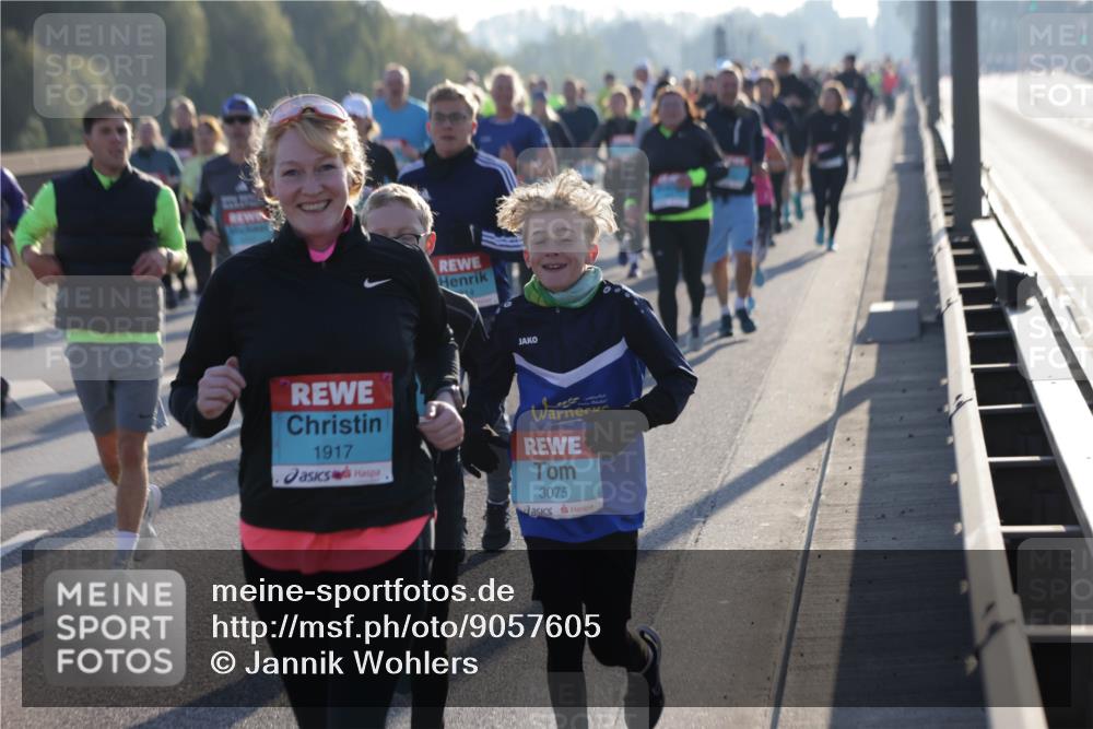 03.10.2025 - Köhlbrandbrückenlauf Jannik Wohlers http://msf.ph/oto/9057605 03.10.2025 09:21:20 Position 3 1917, 3075 meine-sportfotos.de