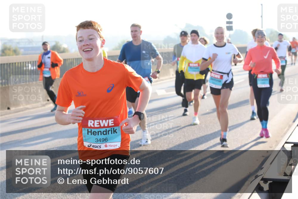 03.10.2025 - Köhlbrandbrückenlauf Lena Gebhardt http://msf.ph/oto/9057607 03.10.2025 09:18:02 Position 1 3496 meine-sportfotos.de