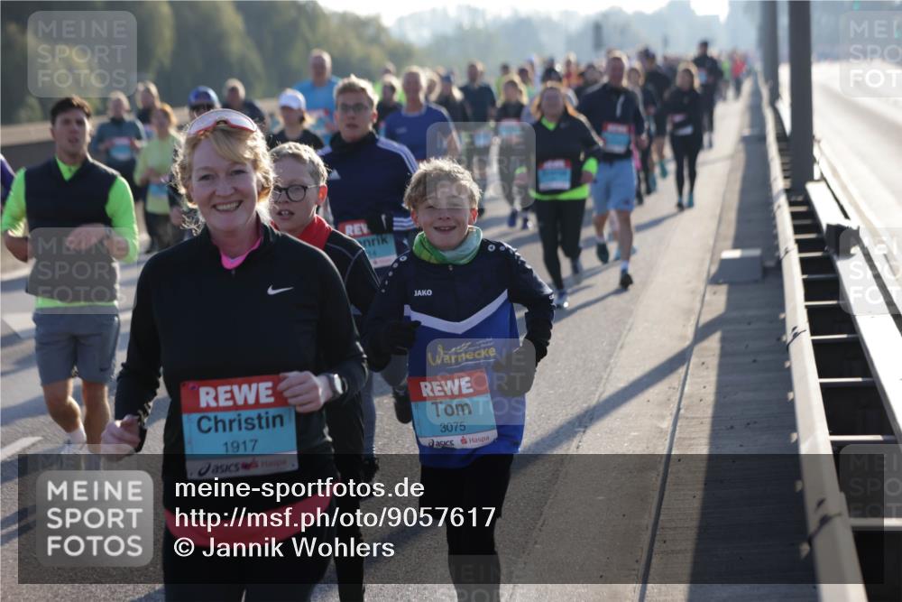 03.10.2025 - Köhlbrandbrückenlauf Jannik Wohlers http://msf.ph/oto/9057617 03.10.2025 09:21:20 Position 3 1917, 3075 meine-sportfotos.de