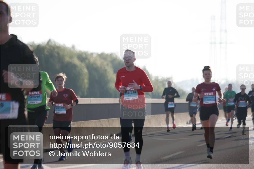 03.10.2025 - Köhlbrandbrückenlauf Jannik Wohlers http://msf.ph/oto/9057634 03.10.2025 09:13:43 Position 3 9, 1070, 1107 meine-sportfotos.de