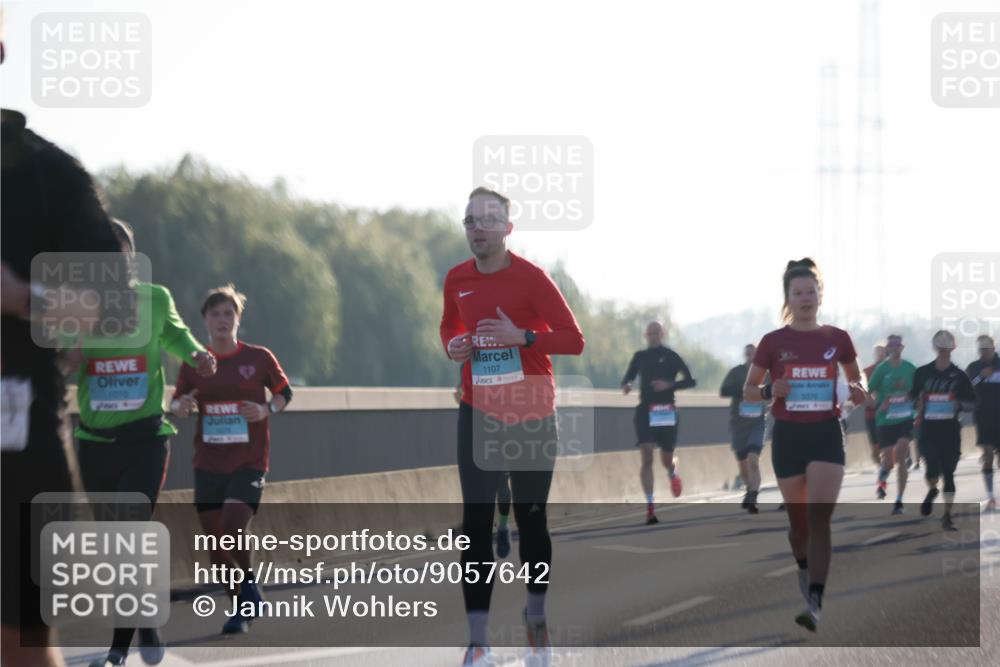 03.10.2025 - Köhlbrandbrückenlauf Jannik Wohlers http://msf.ph/oto/9057642 03.10.2025 09:13:43 Position 3 1107, 3376 meine-sportfotos.de