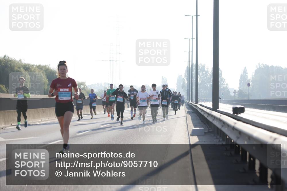03.10.2025 - Köhlbrandbrückenlauf Jannik Wohlers http://msf.ph/oto/9057710 03.10.2025 09:13:45 Position 3 3376 meine-sportfotos.de