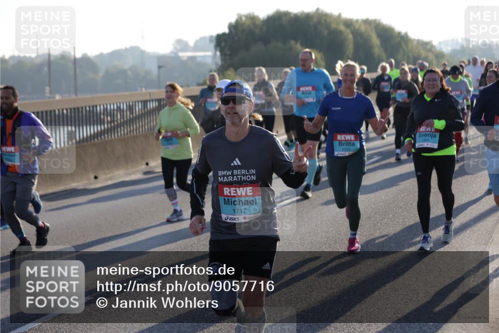 03.10.2025 - Köhlbrandbrückenlauf Jannik Wohlers http://msf.ph/oto/9057716 03.10.2025 09:21:23 Position 3 1717, 2055, 1991 meine-sportfotos.de