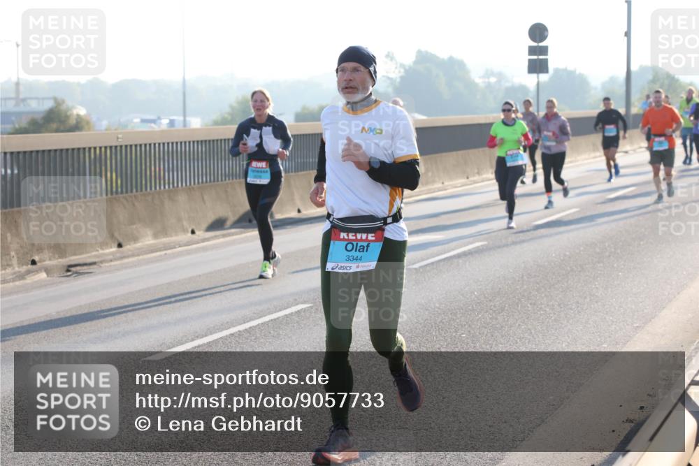 03.10.2025 - Köhlbrandbrückenlauf Lena Gebhardt http://msf.ph/oto/9057733 03.10.2025 09:18:06 Position 1 3344 meine-sportfotos.de
