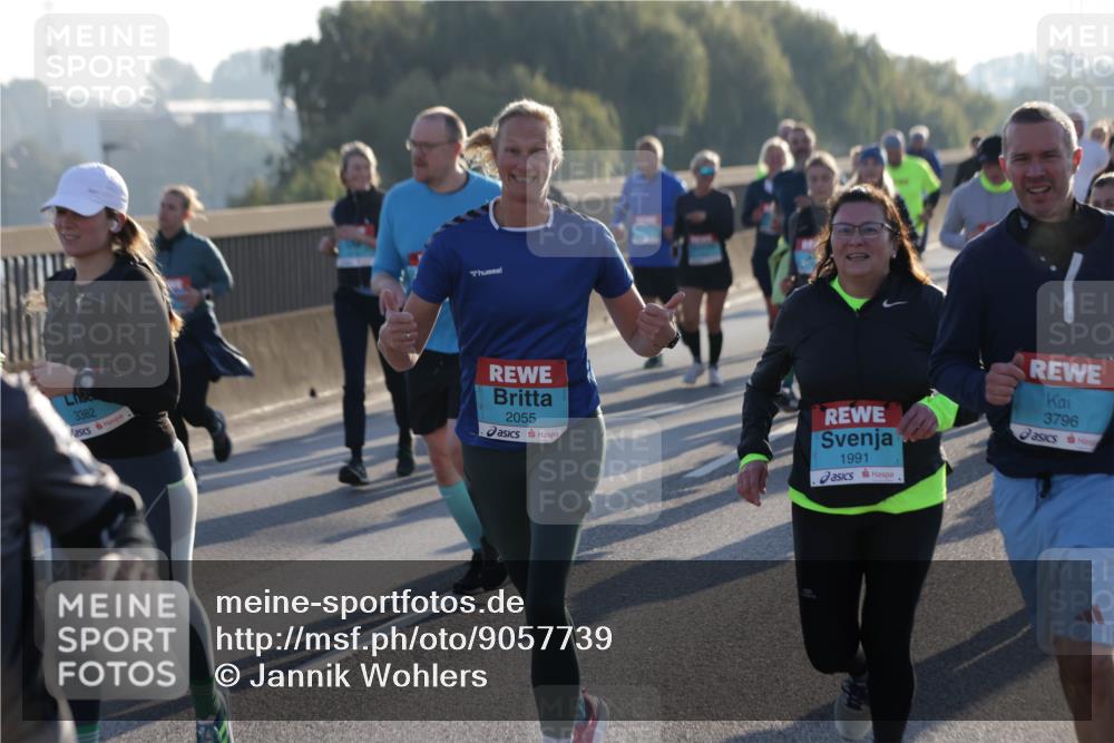 03.10.2025 - Köhlbrandbrückenlauf Jannik Wohlers http://msf.ph/oto/9057739 03.10.2025 09:21:24 Position 3 3382, 2055, 1991, 3796 meine-sportfotos.de