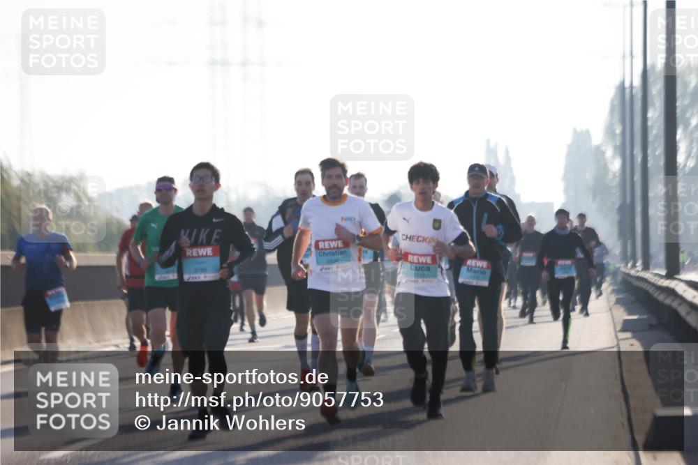 03.10.2025 - Köhlbrandbrückenlauf Jannik Wohlers http://msf.ph/oto/9057753 03.10.2025 09:13:47 Position 3 3789, 3338, 24, 1112 meine-sportfotos.de