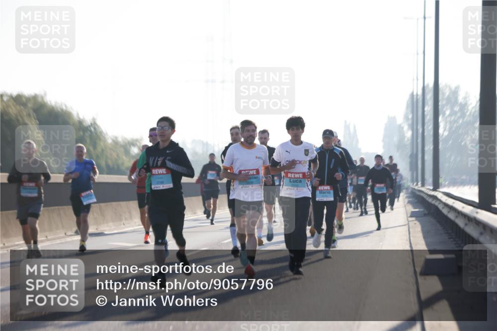 03.10.2025 - Köhlbrandbrückenlauf Jannik Wohlers http://msf.ph/oto/9057796 03.10.2025 09:13:48 Position 3 24, 3789, 1112 meine-sportfotos.de