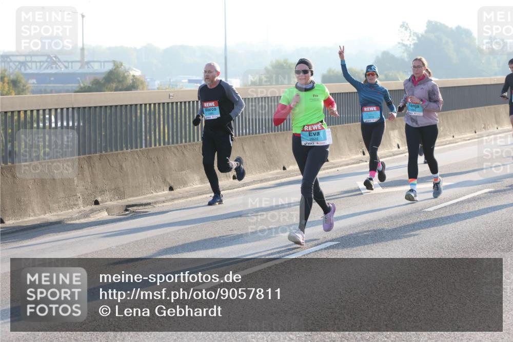 03.10.2025 - Köhlbrandbrückenlauf Lena Gebhardt http://msf.ph/oto/9057811 03.10.2025 09:18:09 Position 1 2822 meine-sportfotos.de