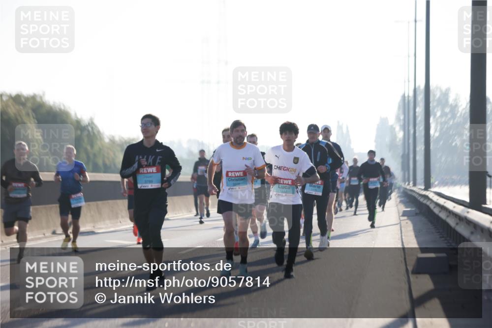 03.10.2025 - Köhlbrandbrückenlauf Jannik Wohlers http://msf.ph/oto/9057814 03.10.2025 09:13:48 Position 3 3789, 24, 3338, 1112 meine-sportfotos.de