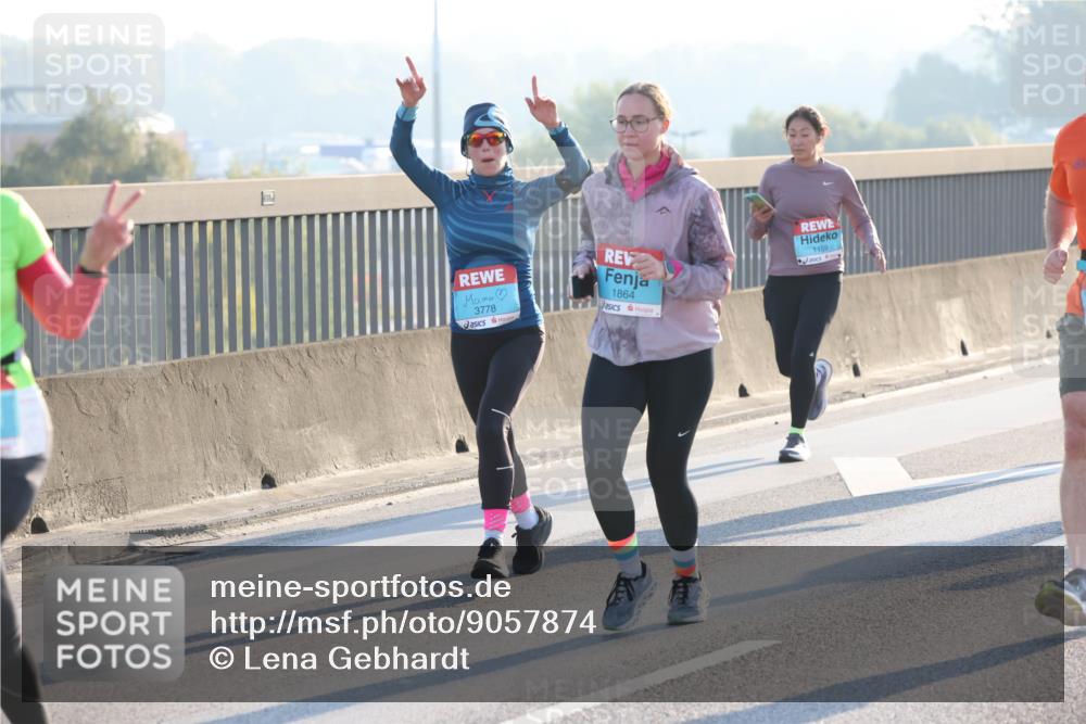 03.10.2025 - Köhlbrandbrückenlauf Lena Gebhardt http://msf.ph/oto/9057874 03.10.2025 09:18:10 Position 1 3778, 1864, 1189 meine-sportfotos.de