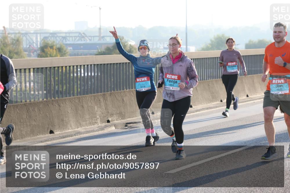 03.10.2025 - Köhlbrandbrückenlauf Lena Gebhardt http://msf.ph/oto/9057897 03.10.2025 09:18:11 Position 1 3778, 1864, 1622 meine-sportfotos.de