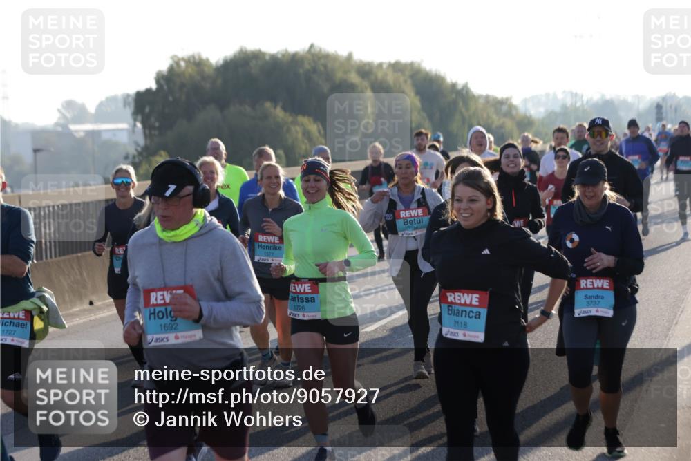 03.10.2025 - Köhlbrandbrückenlauf Jannik Wohlers http://msf.ph/oto/9057927 03.10.2025 09:21:28 Position 3 1727, 1577, 1914, 1726, 1692, 2118, 3737 meine-sportfotos.de