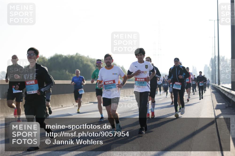 03.10.2025 - Köhlbrandbrückenlauf Jannik Wohlers http://msf.ph/oto/9057954 03.10.2025 09:13:50 Position 3 3789, 3338, 24, 1112 meine-sportfotos.de