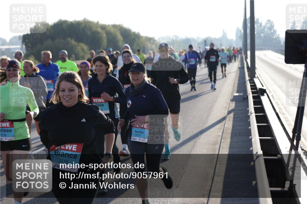 03.10.2025 - Köhlbrandbrückenlauf Jannik Wohlers http://msf.ph/oto/9057961 03.10.2025 09:21:29 Position 3 1726, 2118, 3737 meine-sportfotos.de