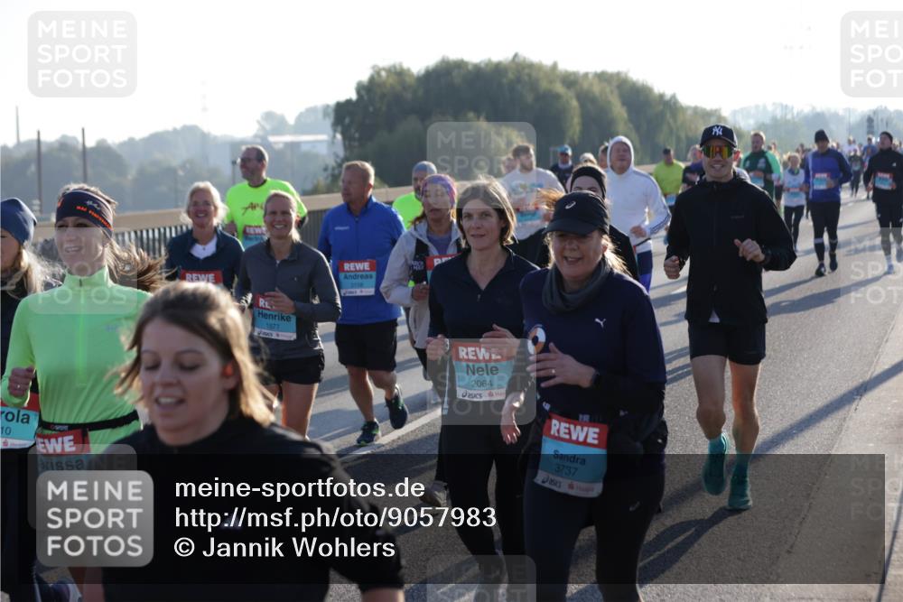 03.10.2025 - Köhlbrandbrückenlauf Jannik Wohlers http://msf.ph/oto/9057983 03.10.2025 09:21:29 Position 3 10, 1726, 1577, 2158, 4263, 2064, 3737 meine-sportfotos.de