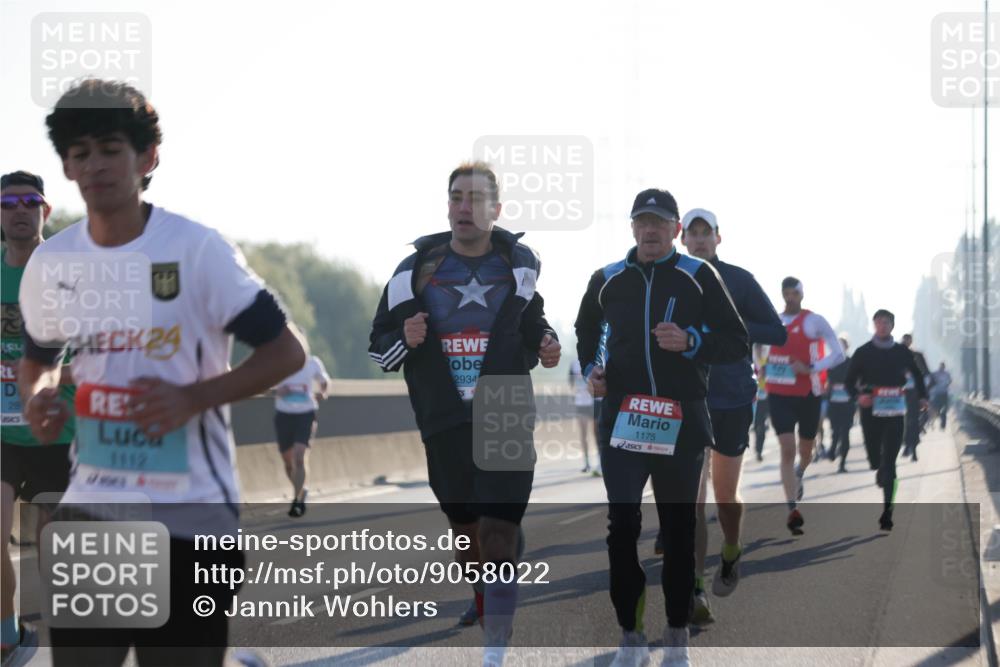 03.10.2025 - Köhlbrandbrückenlauf Jannik Wohlers http://msf.ph/oto/9058022 03.10.2025 09:13:52 Position 3 24, 1112, 2934, 1175 meine-sportfotos.de