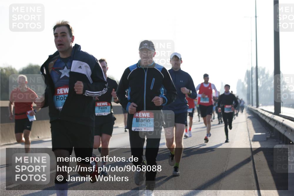 03.10.2025 - Köhlbrandbrückenlauf Jannik Wohlers http://msf.ph/oto/9058088 03.10.2025 09:13:53 Position 3 2, 1068, 1175 meine-sportfotos.de