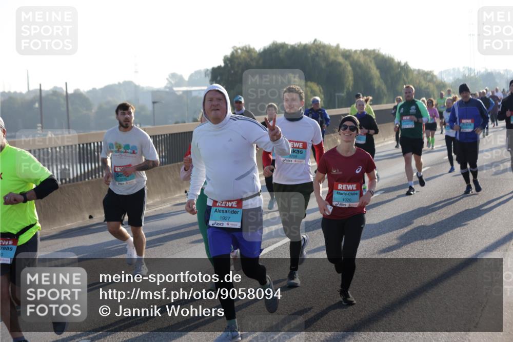 03.10.2025 - Köhlbrandbrückenlauf Jannik Wohlers http://msf.ph/oto/9058094 03.10.2025 09:21:32 Position 3 0, 3276, 1927, 3208, 1920 meine-sportfotos.de